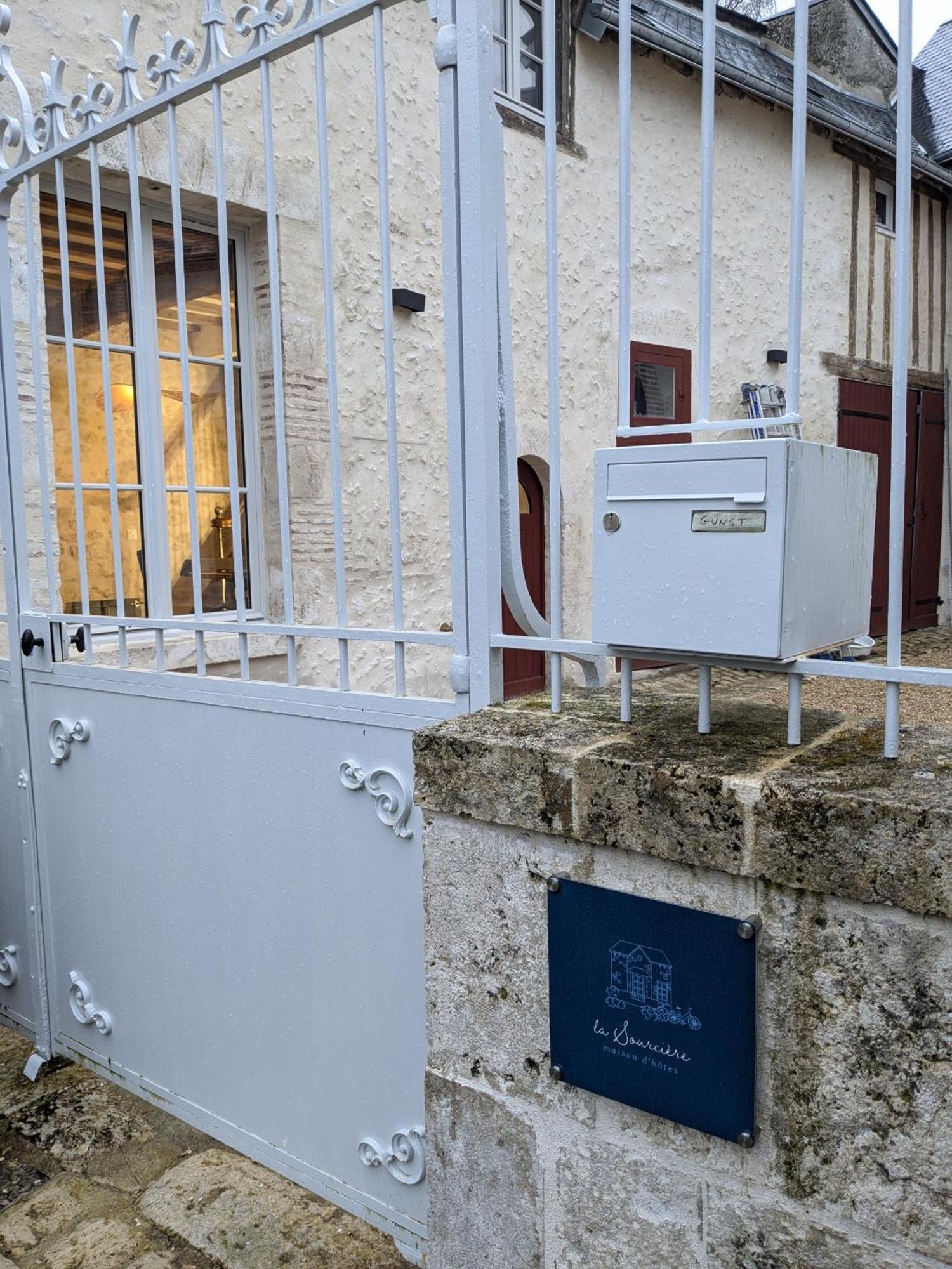 La Sourciere Beaugency Hotel Exterior photo